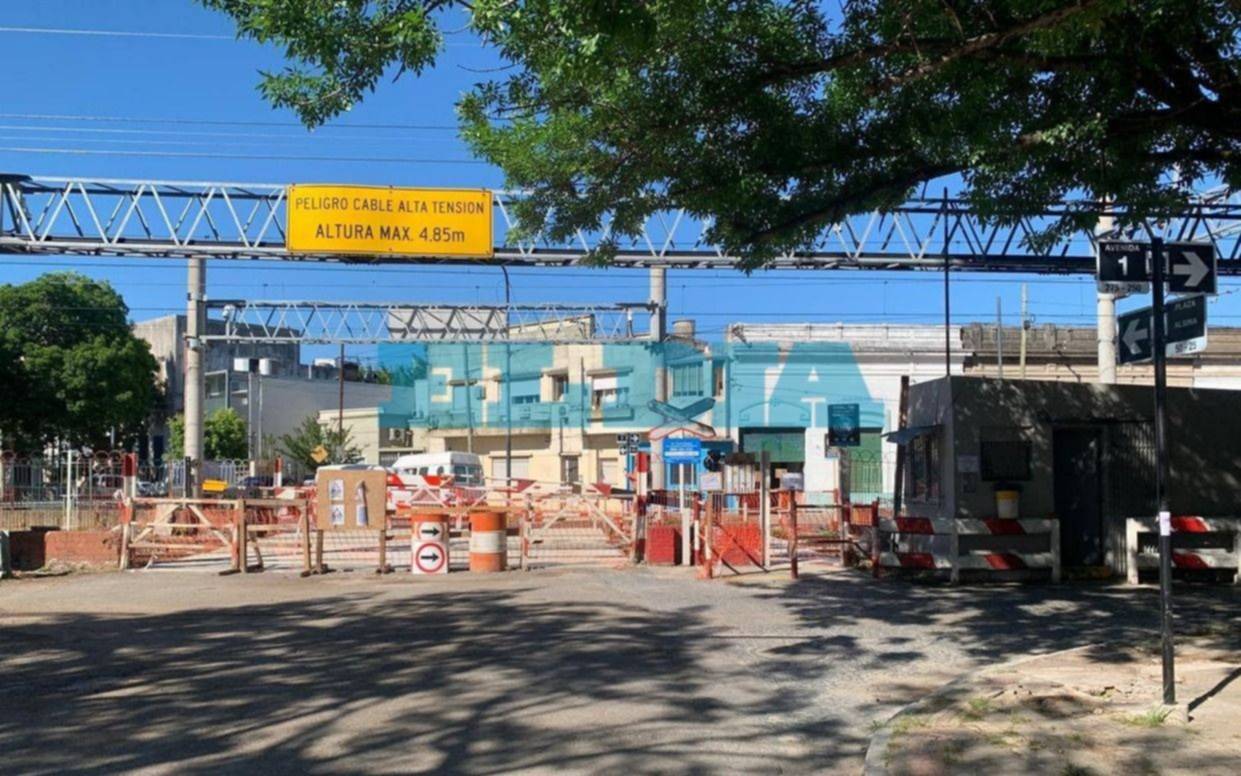 Sigue cerrado el cruce de 1 y 38 por obras y llegar al centro de La Plata es un caos: ¿cuándo abren el tránsito?