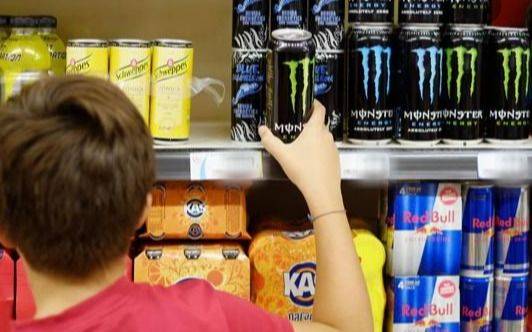 Buscan prohibir la venta de bebidas energizantes a menores en la Provincia