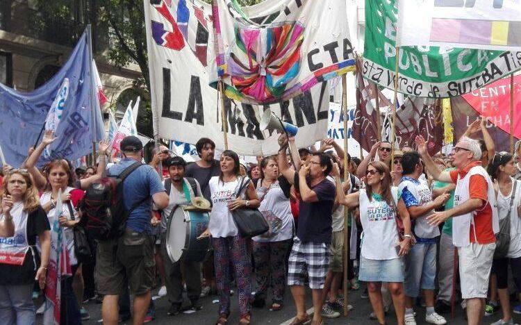 Un gremio docente convocó a una marcha el jueves en La Plata y hay escuelas que tendrán 6 días corridos sin clases