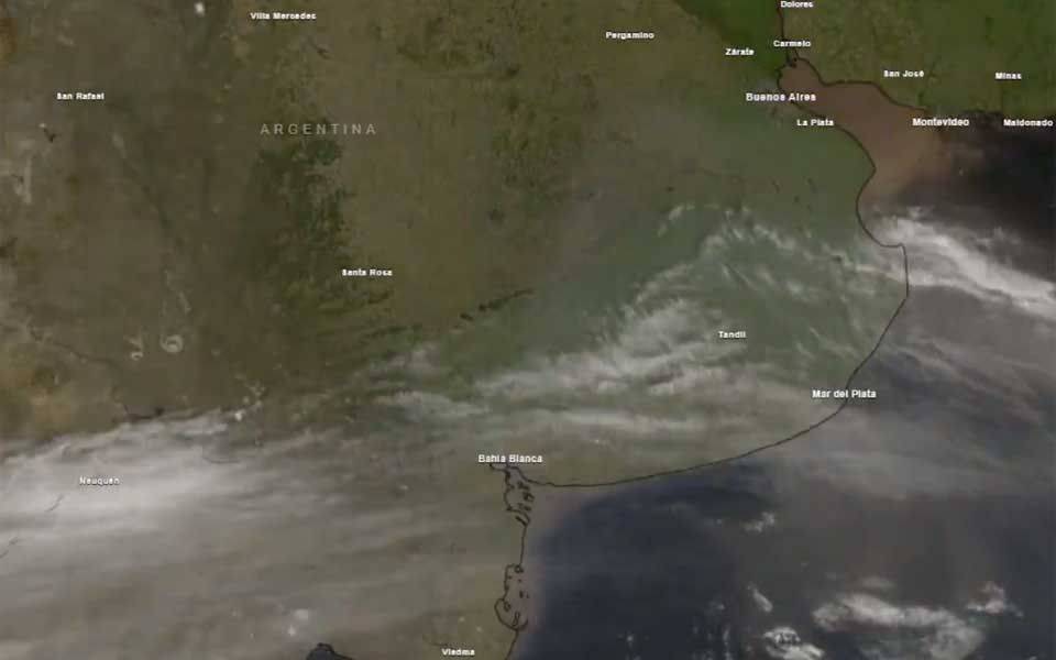 Alerta por una gran nube de polvo que podría llegar a La Plata