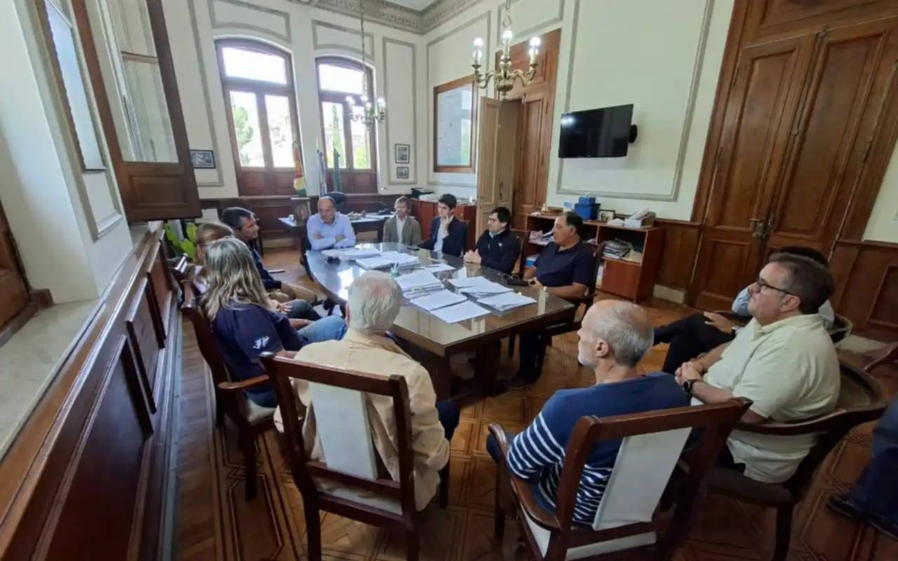 Tres Arroyos: Garate avanzó con Humming Airways para sumar vuelos comerciales