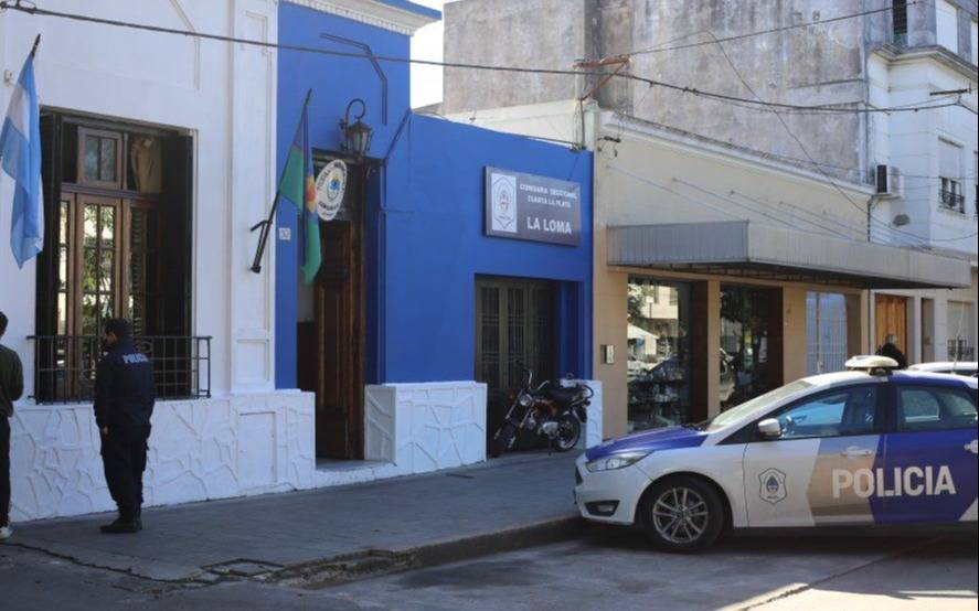 Conmoción en La Plata: un hombre murió tras descompensarse en la comisaría cuarta de La Loma