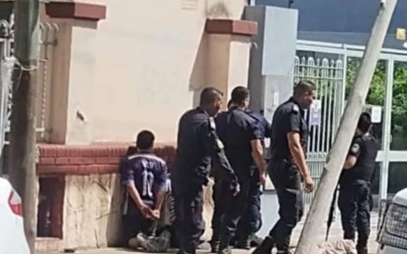 Intensa persecución policial en Quilmes Centro termina con la detención de tres hombres