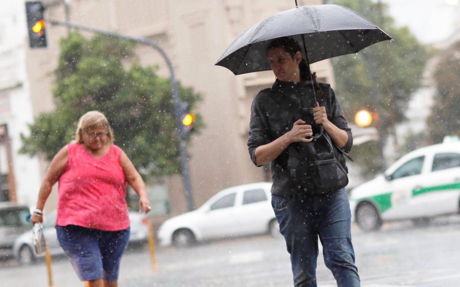 La Plata sigue bajo alerta amarillo por tormentas y fuertes vientos: a qué hora llega lo peor del temporal
