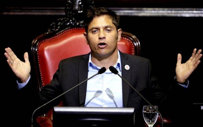 Kicillof acelera el operativo "endeudamiento": negociaciones con propios y ajenos, y las paritarias en el foco