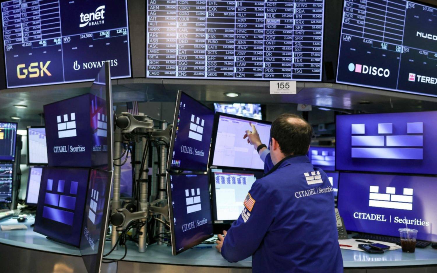 Riesgo país trepa a 650 puntos por una caída en los bonos y sufren los ADR en Wall Street