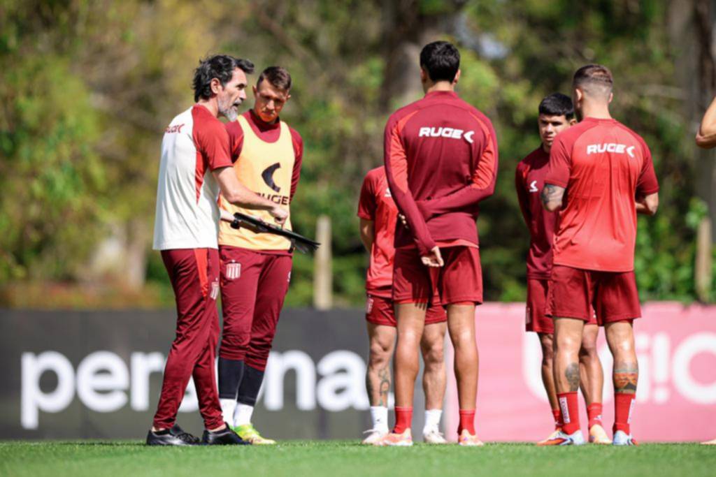 El León emprende el viaje a Rosario con dudas