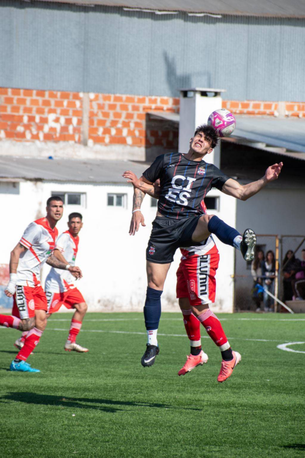 Unidos de Olmos recibe a Everton y en Villa Castells se juega el clásico