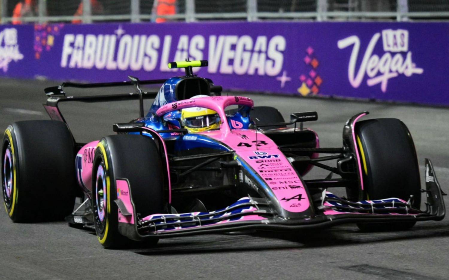 VIDEO.- Colapinto a pura muñeca en Las Vegas pero es investigado: se metió en la Q2 en una pista "enjabonada" y largaría 15º