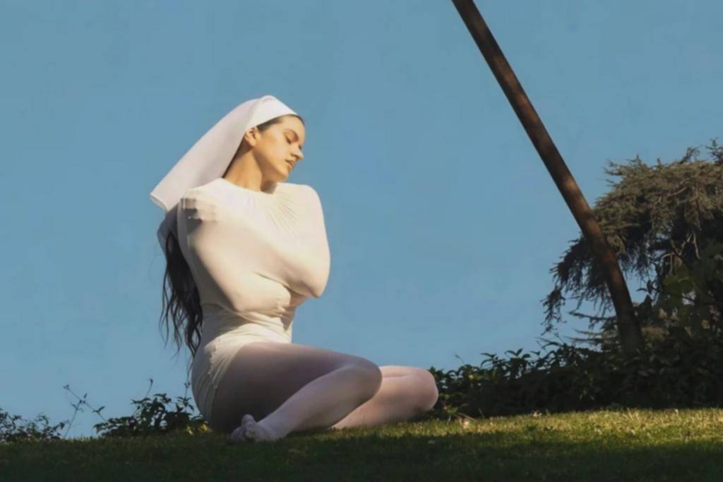 Elogios desde lo alto: el nuevo disco de Rosalía se escucha en el Vaticano