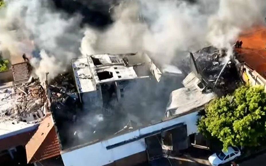 Otro incendio, ahora en Lomas de Zamora: dos fábricas afectadas, pero sin heridos