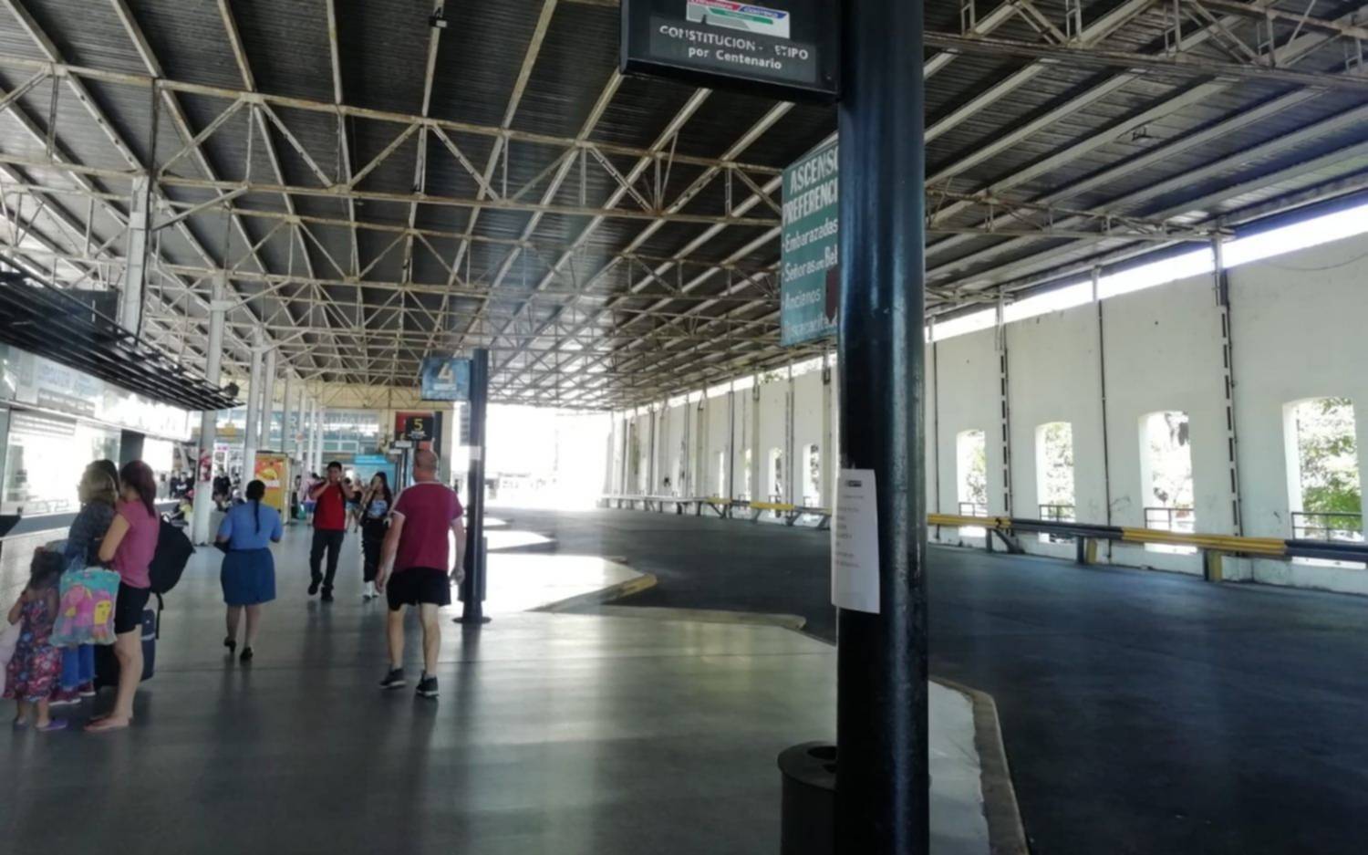 Algunos micros que unen a La Plata con Capital Federal podrían ser chinos y a GNC