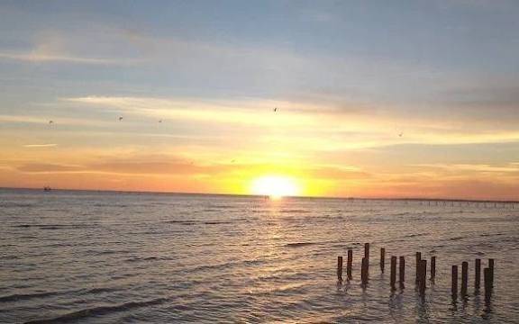 Cielo nublado pero caluroso en Quilmes