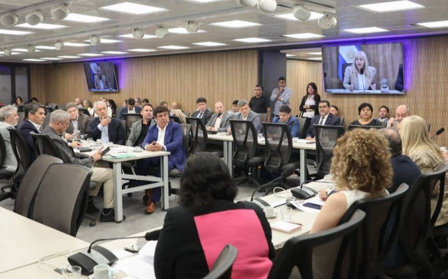 Designan a Alak para homenajear a Juan José Mussi en el Congreso de la Nación