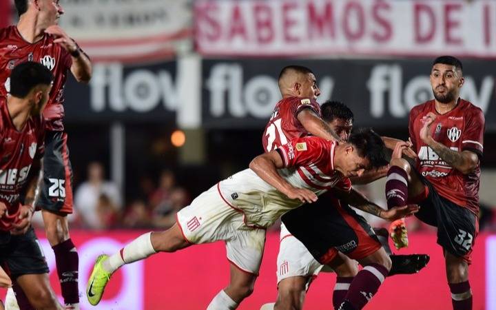 Árbitros y VAR confirmados para Central Córdoba - Estudiantes y Barracas - Gimnasia