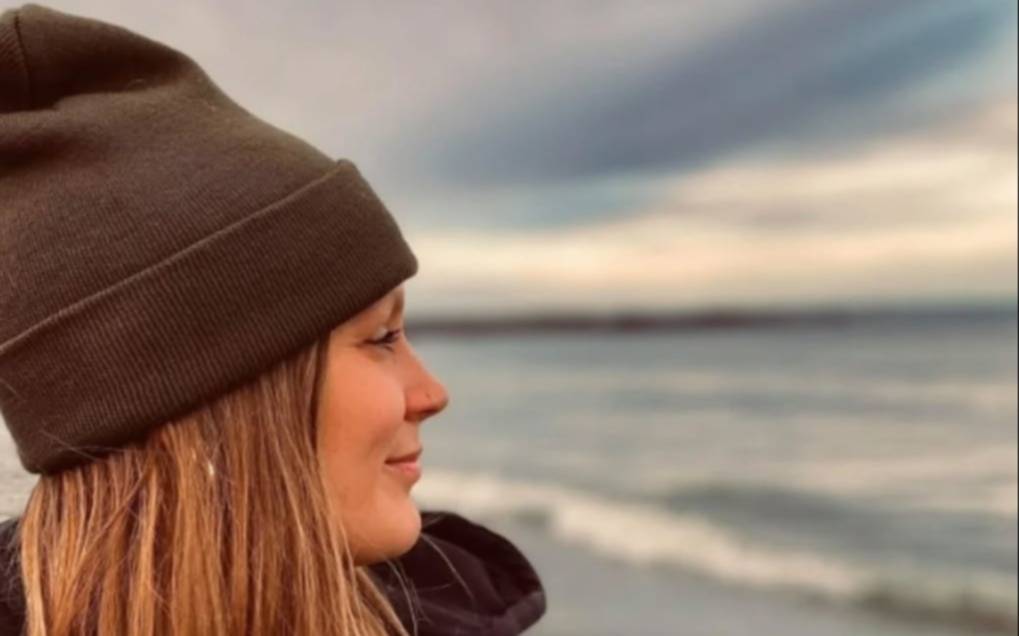 Egresada de La Plata: ¿quién era la periodista que murió al caer de un acantilado en Mar del Plata?