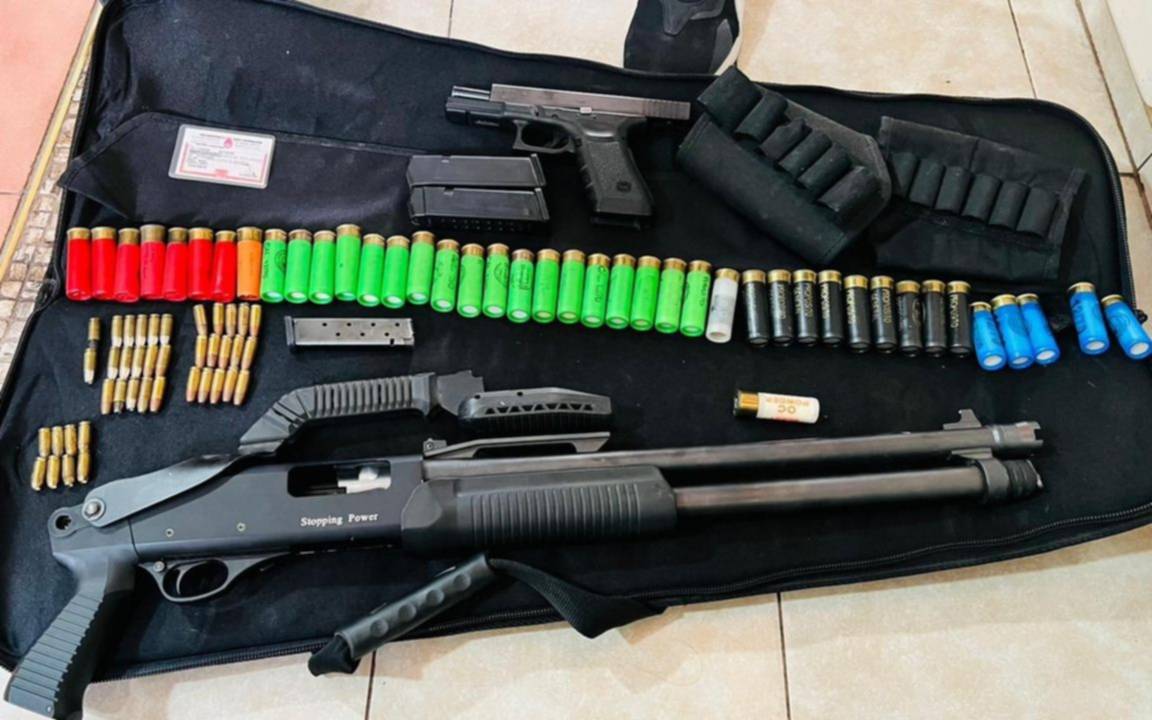 Allanamiento en La Plata tras el tiroteo de los Hells Angels: pistolas, armas largas, chalecos y más de 500 municiones