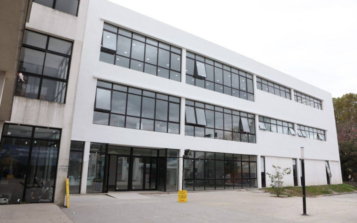 Por una amenaza de "masacre" suspenden las clases en una facultad de La Plata