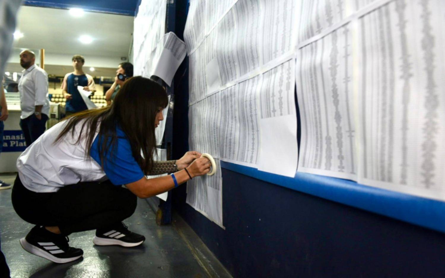 EN FOTOS | Las elecciones en Gimnasia: el voto de los candidatos y el color