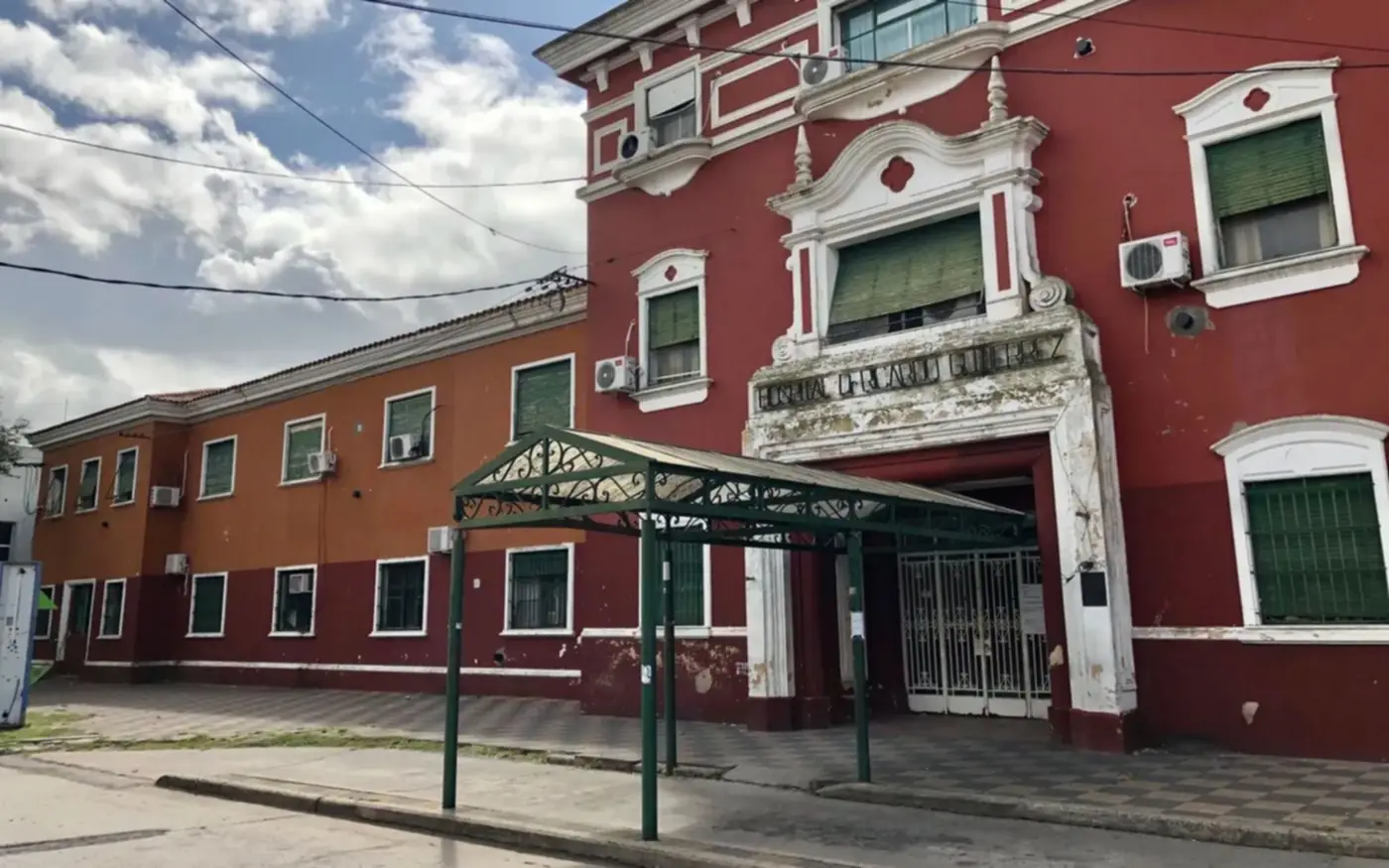 Ensenada: quemaron en la cara a una adolescente durante una pelea entre vecinas