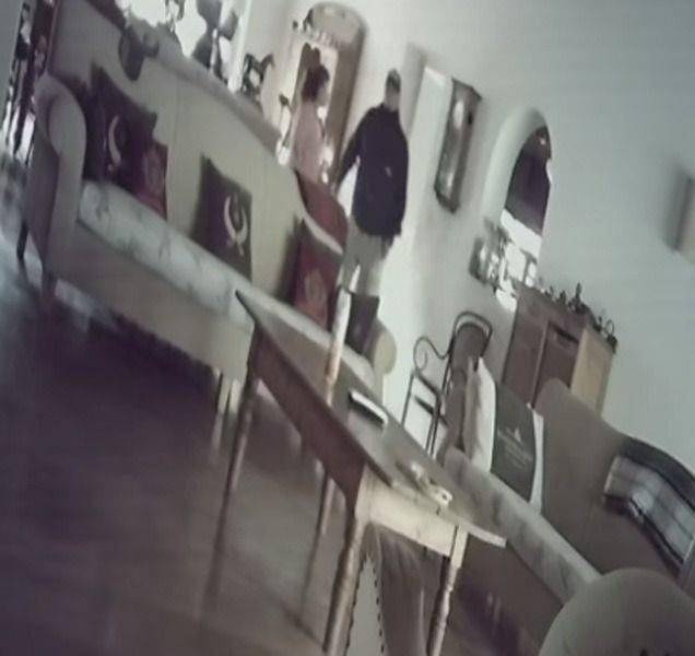 Una empleada infiel y dos operarios truchos