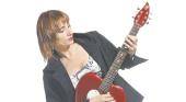Hilda Lizarazu presenta su show con aires folclóricos