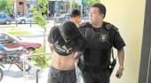 Atan con alambre de púa y violan a menor de 14 años