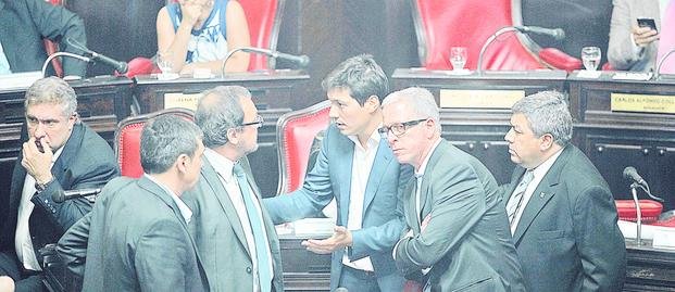 Tensión en la Legislatura: ruptura en el Senado entre la Cámpora y el PJ
