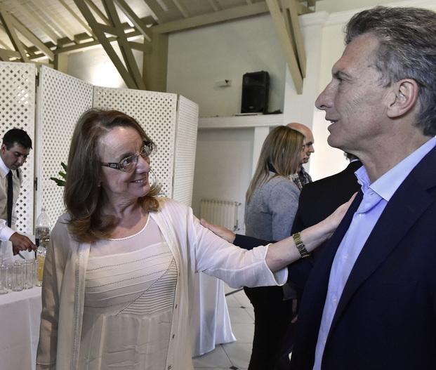 Entre el cambio político y la incertidumbre económica