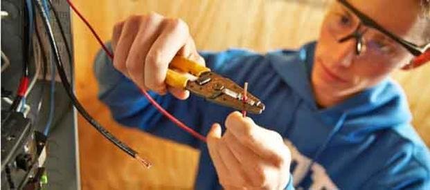 Abren inscripción al curso de electricidad matriculada