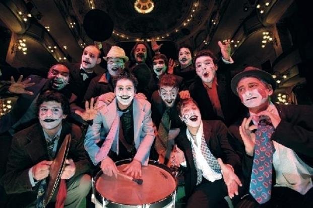 La murga uruguaya "Falta y Resto" se presentará en el Teatro Municipal