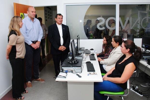 Molina recibió la visita del obispo Tissera