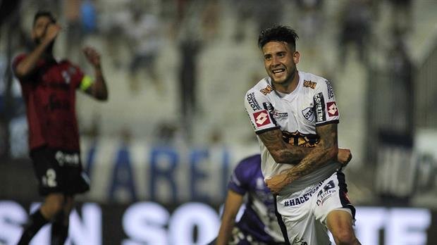 Quilmes derrotó a Temperley con el tiro del final