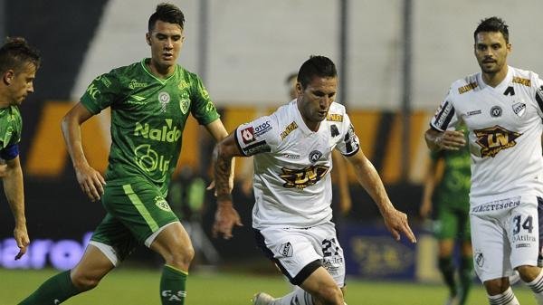 Sarmiento le dió una dura lección al Cervecero