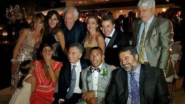 Así bailaba el presidente Macri en el casamiento de Carlitos