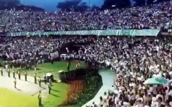 Conmovedor homenaje de la hinchada de Alt. Nacional para Chapecoense a estadio lleno