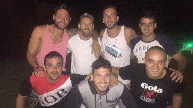 El asado de Messi con ex compañeros de Newell`s