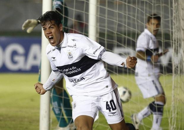 Alfaro sigue rotando la delantera: Contín se meterá entre los once en Mendoza