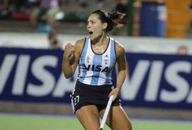 Enojada por no ser convocada, una de Las Leonas se descargó en las redes sociales