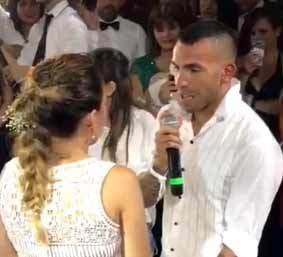 La emoción de Tevez al hablarle a su esposa en el momento del brindis