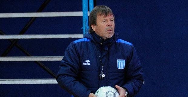 La salida de Zielinski de Racing dejaron dudas y un picante mensaje en las redes