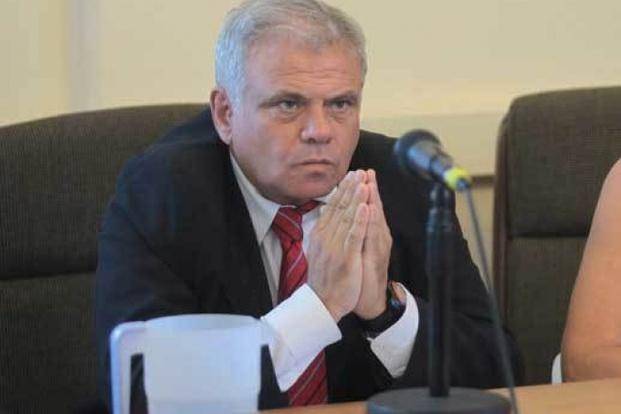 Renunció el dirigente Claudio Bernard