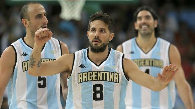 Salida sorpresiva: Ginóbli y otras figuras con mensajes de apoyo para Laprovittola