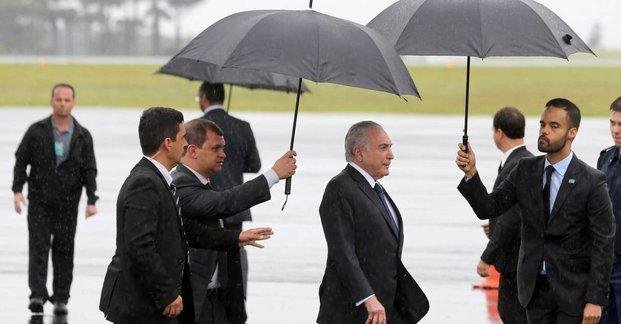 Temer se reunió con familiares de la tragedia de Chapecoense en el aeropuerto