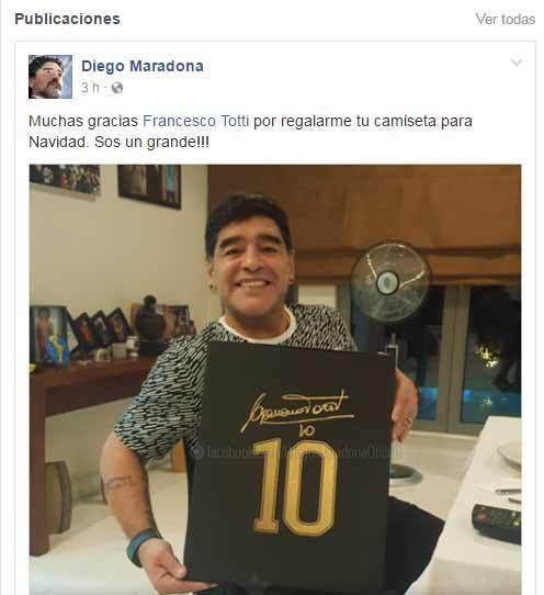 Toti le regaló una camiseta y Diego le agredeció por Facebook