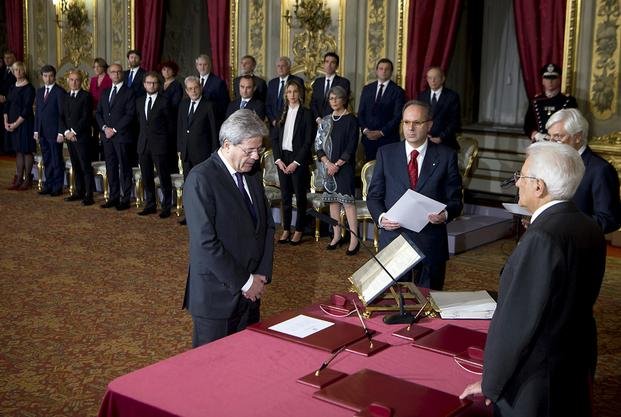 Juró el nuevo primer ministro italiano y presentó su gabinete