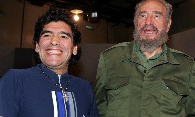 Maradona llegó a Cuba para despedir a Fidel, su "segundo papá"