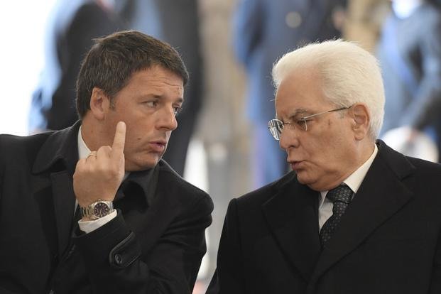 Renzi postergará su alejamiento de la jefatura de gobierno en Italia