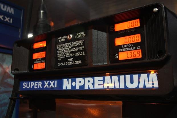 Anticipan un aumento del 8% en los combustibles a partir de enero