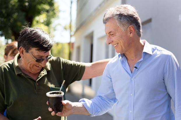 Con Macri, Cambiemos volvió al timbreo